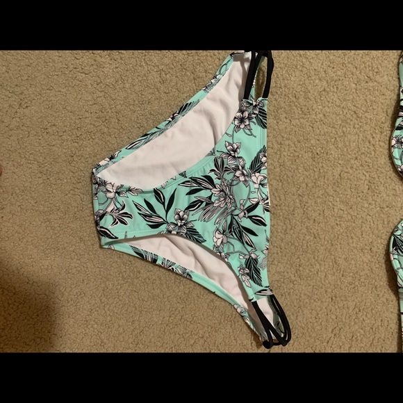 bikini set - Picture 2 of 10